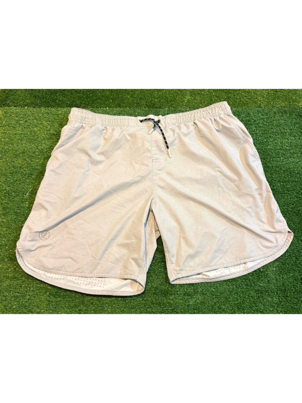 Legends Luka shorts mens 2XL gray lightweight breathable 4 way stretch pockets